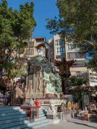 Temple in on the beach at Repulse Bay
