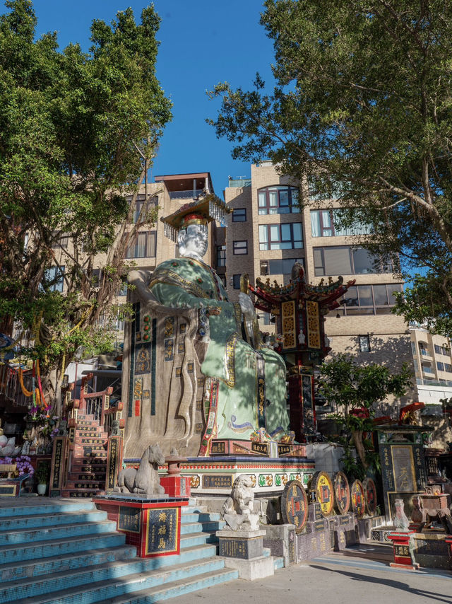 Temple in on the beach at Repulse Bay Temple in on the beach at Repulse Bay
