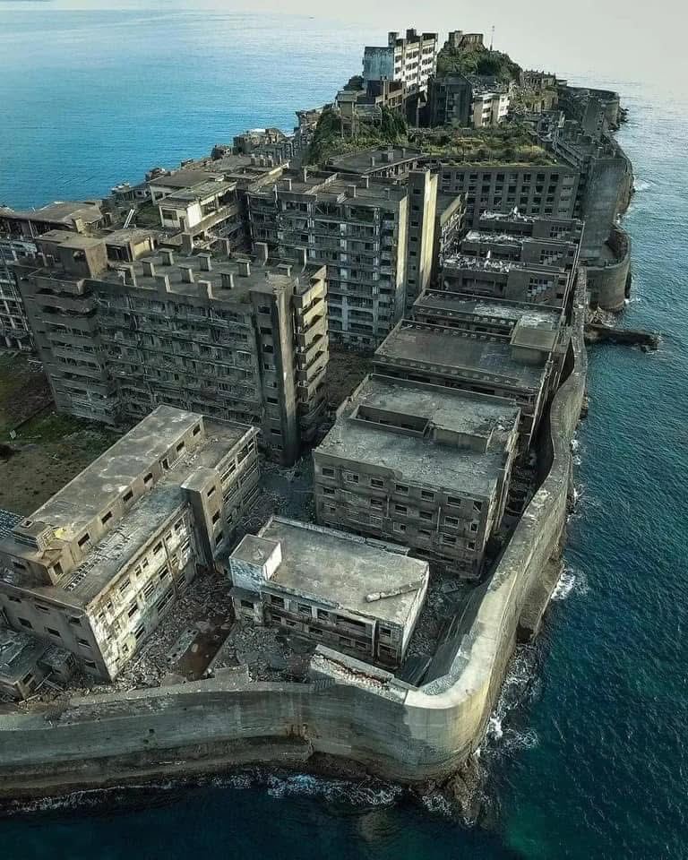 ⚓️ Gunkanjima: Japan's Mysterious “Battleship Island