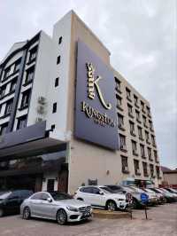 “Comfort & Convenience: Spacious Stay by Jonker”