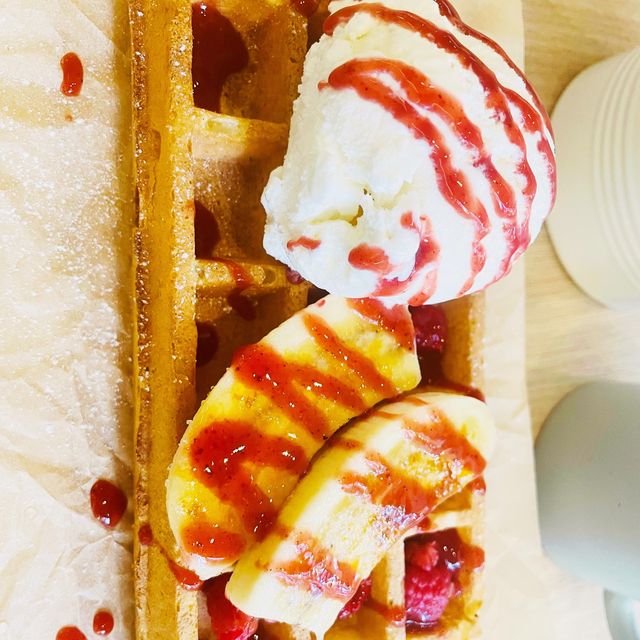 【ジョージア🇬🇪/美味しいワッフルが食べられるカワイイお店🧇☕️】