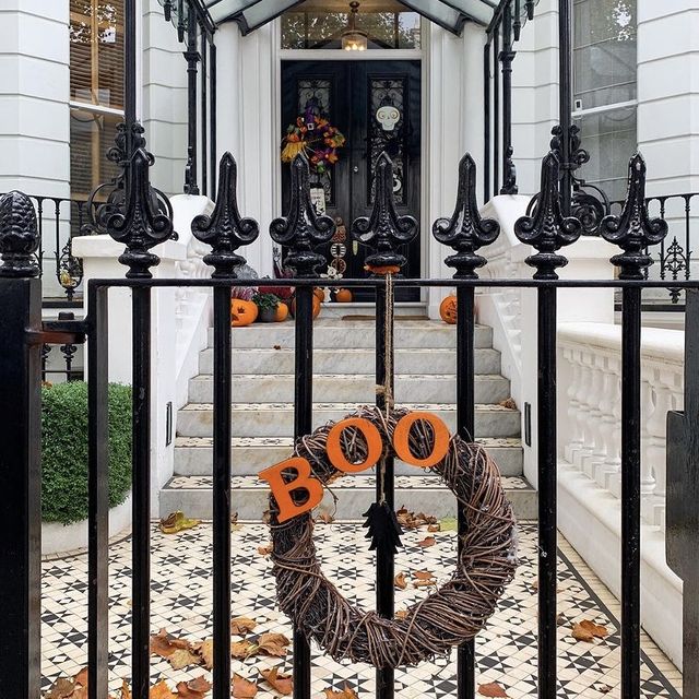 Chelsea's Haunting Elegance: Halloween