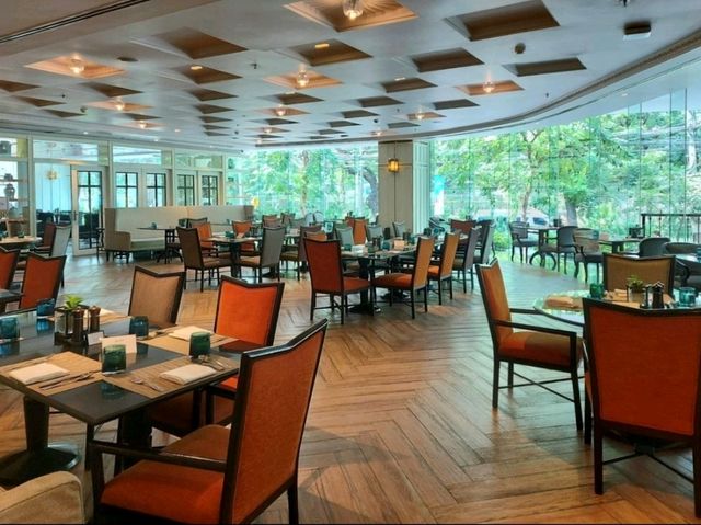 บุฟเฟต์ Friday Lunch ดีๆบรรยากาศร่มรื่น