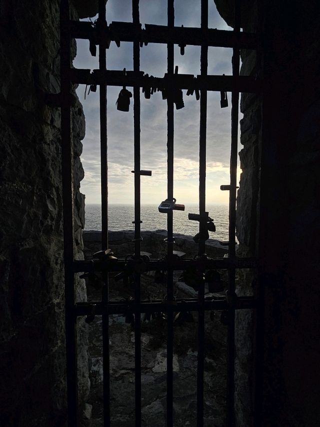 PORTOVENERE : A Castle at the peak of an Italian coast