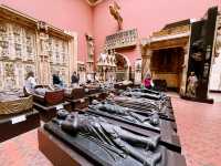 🎨🧵 Free Museum Day at the V&A London — Art, Fashion & Design Without Spending a Pound!
