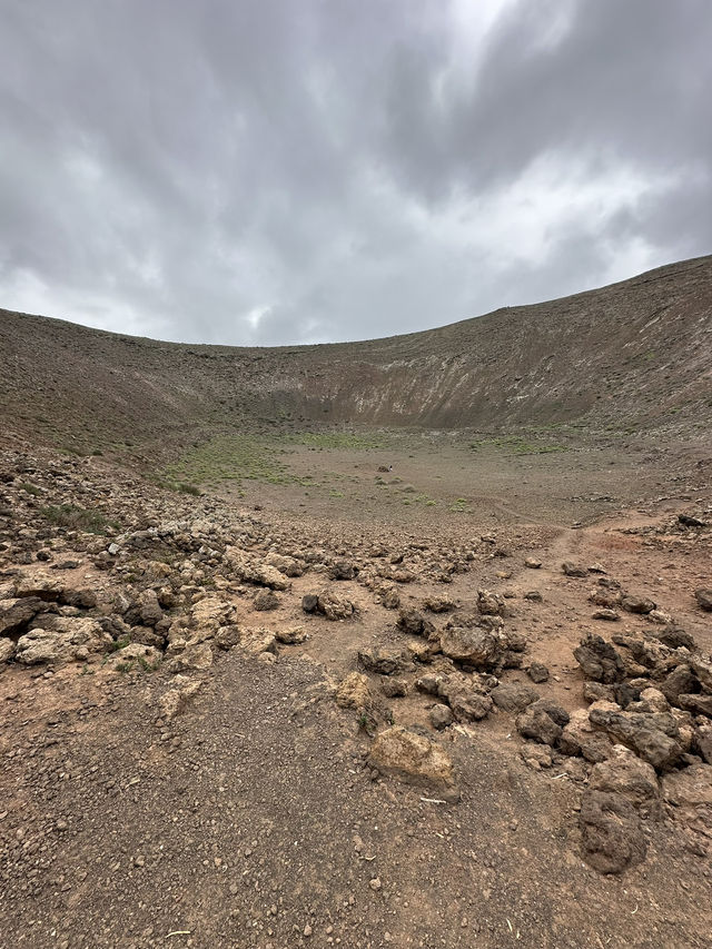 Hiking Caldera Blanca: Reviewing Epic Crater Trek in Lanzarote