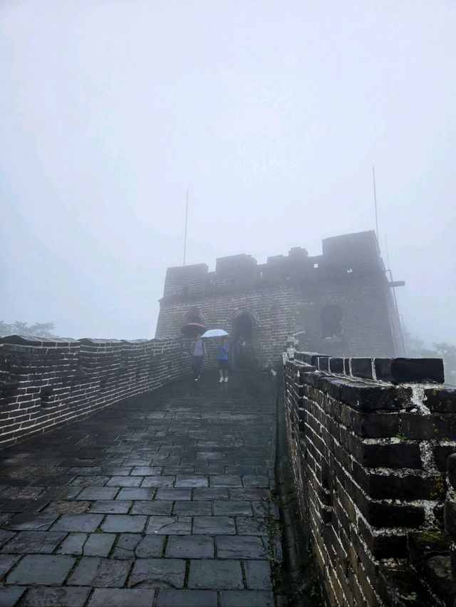 My Foggy Adventure at the Mutianyu Great Wall 🏯🌫️