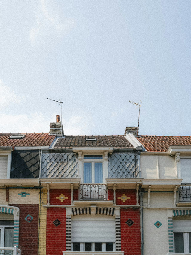 🌸🌊 Weekend Getaway in Nantes: Riverside & Gardens 🚶♀️☀️ 🌸🌊 Weekend Getaway in Nantes: Riverside & Gardens 🚶♀️☀️