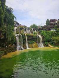 Город построенный на водопаде