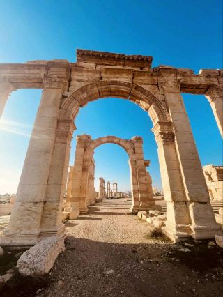 ซากปรักหักพังมหัศจรรย์ใต้แสงอาทิตย์✨