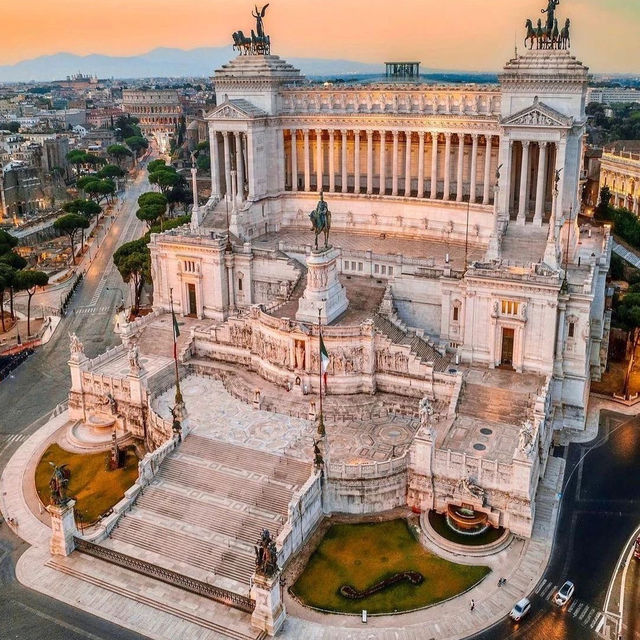 Embodying Italian Unity: Exploring Piazza Venezia in Rome 🏛️