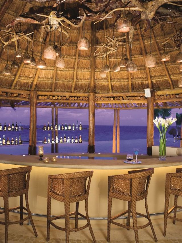 🌴🏖️ Cancun's Dreamy Escape: Riviera Resort & Spa 🌺
