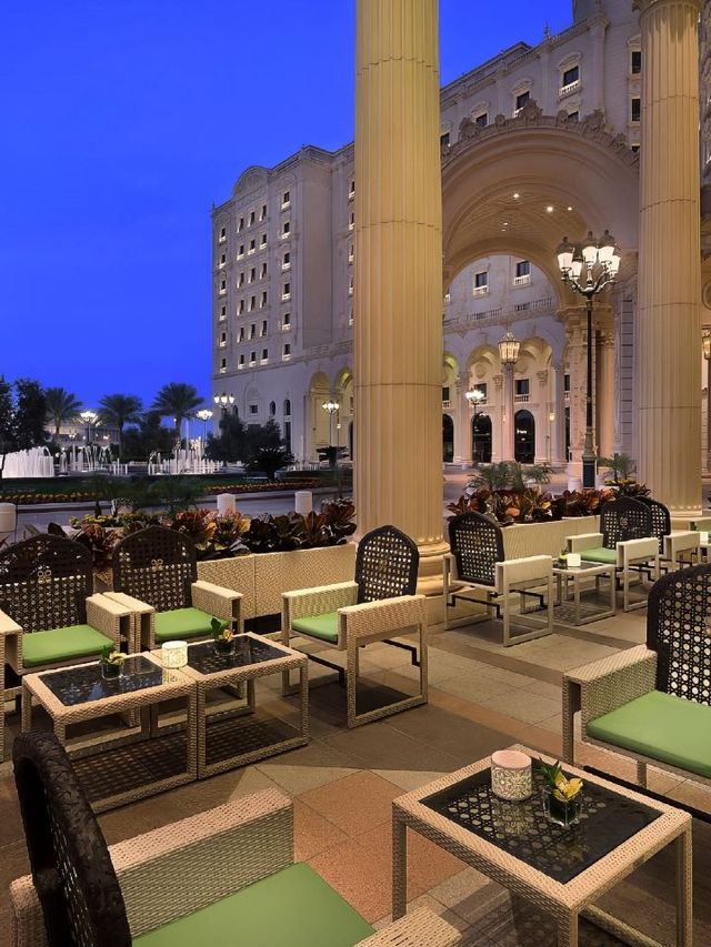 🌟 Luxe Oasis in Riyadh: Ritz-Carlton's Royal Retreat 🌟