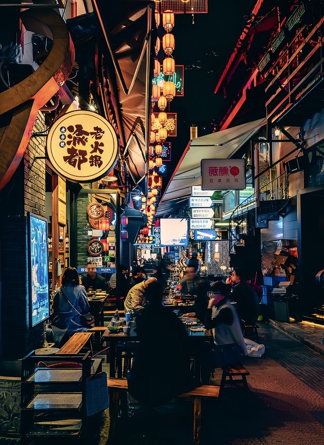 漫步望平街：探尋成都的文藝心跳