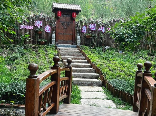 濟南青銅山大峽谷：穿越時空隧道，探索青銅奧秘。
