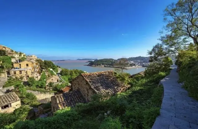 Shitang Stone House - "China's Notre-Dame de Paris".