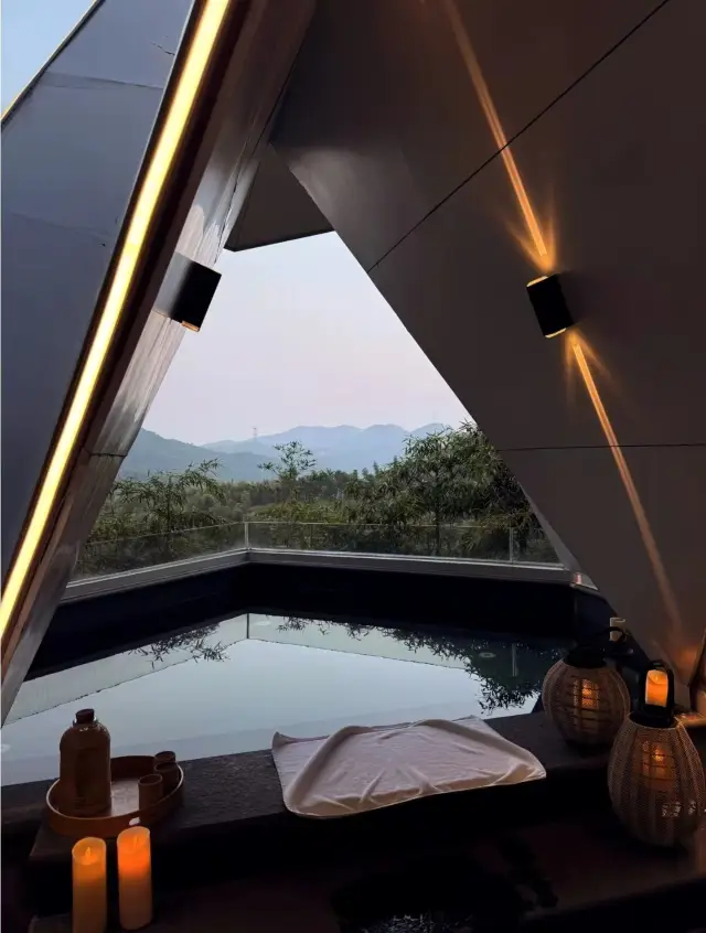 A trip for the mountaintop hot spring and teahouse.
