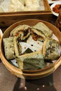 昆明人均一百多元就能吃到扶牆走的五星級酒店。