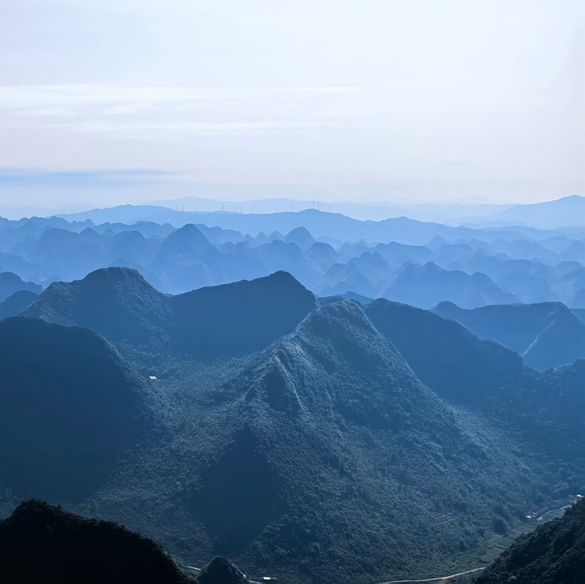莫六公頂：雲端之上的徒步之旅