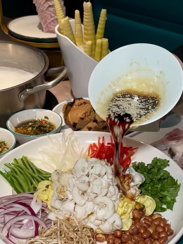 這家寶藏脆鰱魚火鍋店真的好火爆