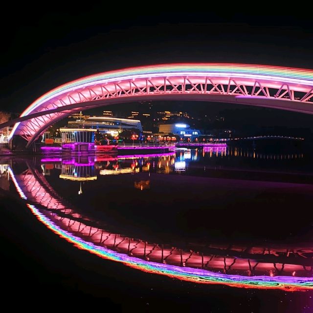 Moon Bay Moments: Capturing the Essence of Huzhou