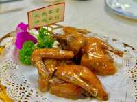 A Foodie’s Delight Around Liwan Lake