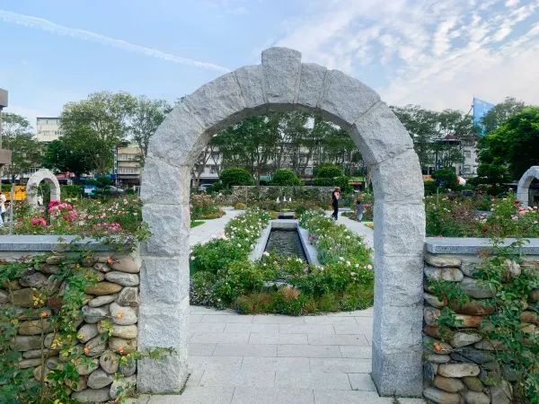台北玫瑰園：浪漫花海不出國