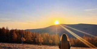 [Escape the Crowds | Encounter a Golden Sunset]