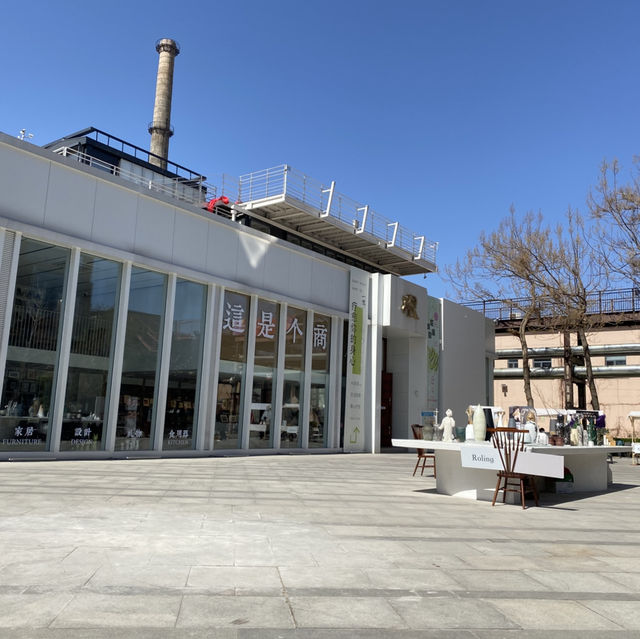 Vibrant community at 798 Art District Beijing🇨🇳🖼️