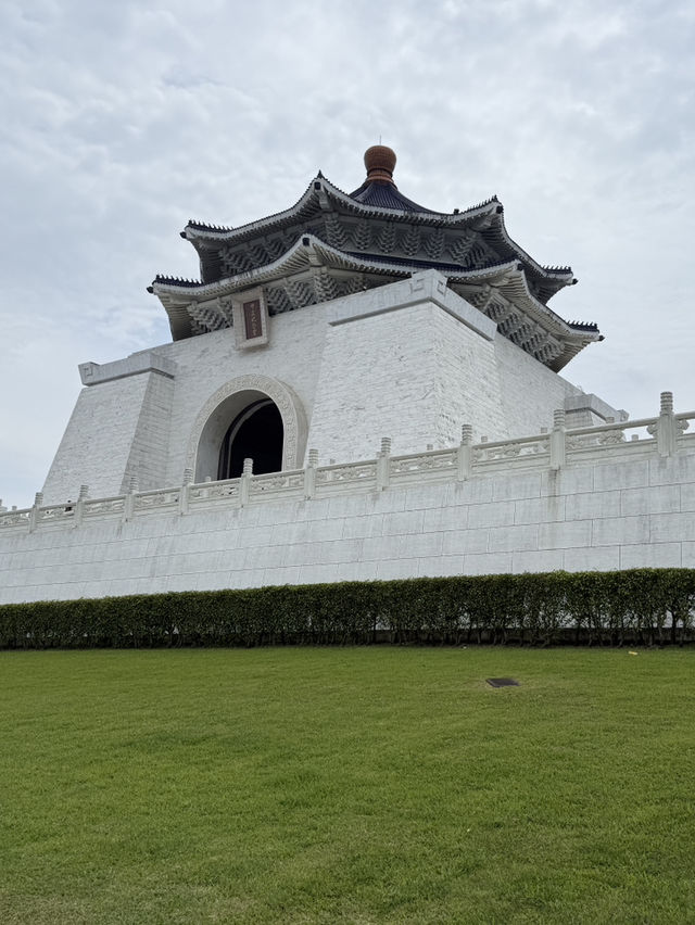 Feel Tiny At The Staggering And Awe Inspiring Liberty Square In Taipei   