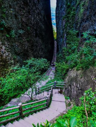 Jianglang Mountain: The Millennial Ode of Three Peaks, a Rhapsody of Western Zhejiang's Landscapes