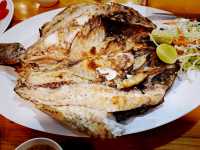 Pattaya's Seafood Feast: A Carnival of Crustaceans Under Neon Skies