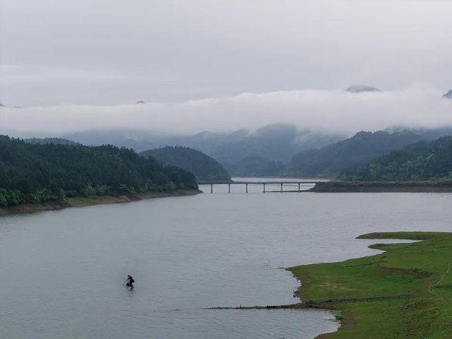 在婺源發現隱世民宿｜枕着星空泡湯太絕了