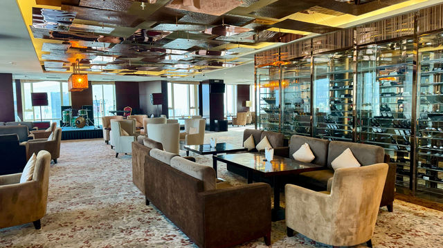 Centrally Located Hotel with Pleasant Amenities