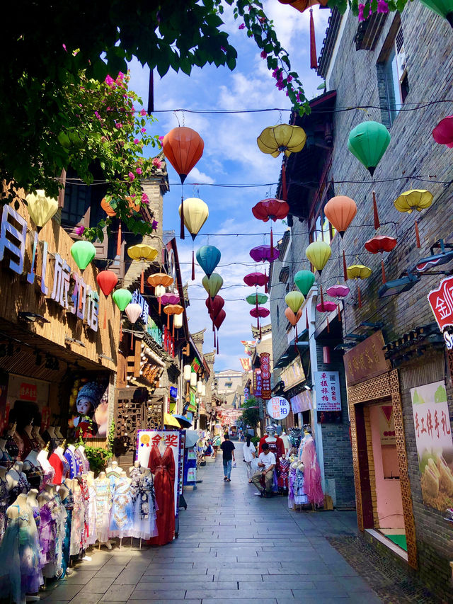 A Glorious (Day) for a Guilin Getaway 🏞️ A Glorious (Day) for a Guilin Getaway 🏞️
