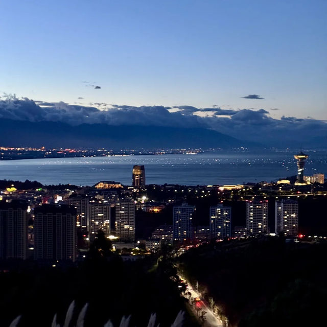 다리 여행의 하이라이트🌄 창산과 얼하이를 한눈에 담는 운상산 뷰포인트