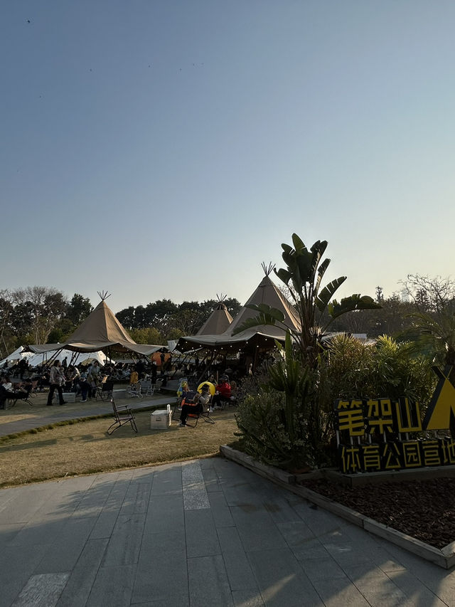 🌿 蓮花山公園 × 深業上城 × 筆架山｜搭捷運就能抵達的城市綠洲