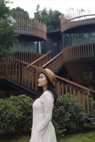 There is a Guanshanyue Campground Hotel hidden away, truly a great place for city dwellers to find peace and quiet