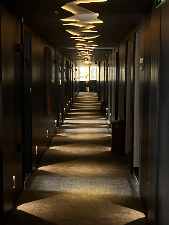 貴陽這家暗黑風酒店也太絕了!隨手一拍就是高級感大片 貴陽這家暗黑風酒店也太絕了!隨手一拍就是高級感大片