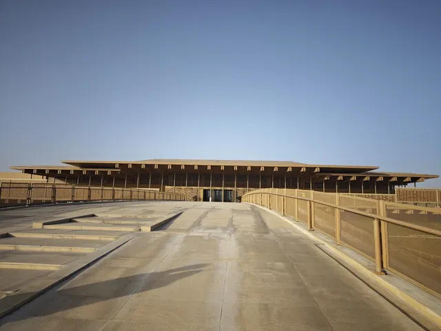 洛陽一日遊｜湯香+古寺+遺址 承包我的快樂
