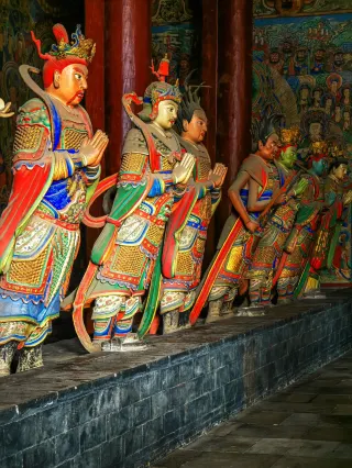 Huayan Temple See Half of Liao and Jin History and a Smiling Bodhisattva