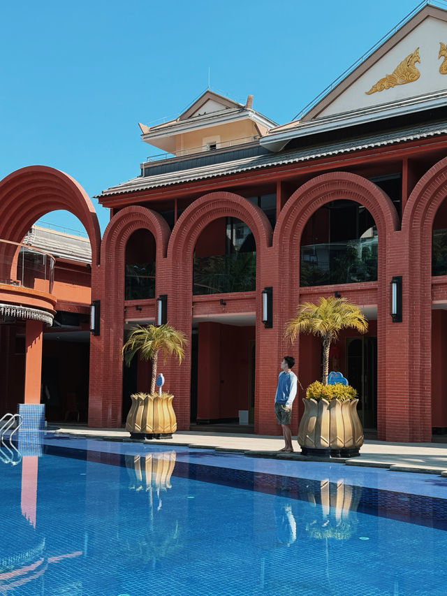 版納 | 在機場附近住進南洋風情酒店 從機場打車10分鐘左右就到,剛好晚上的飛機就不用舟車勞頓了。 版納 | 在機場附近住進南洋風情酒店 從機場打車10分鐘左右就到,剛好晚上的飛機就不用舟車勞頓了。