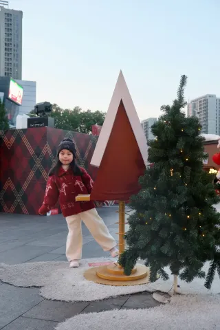 크리스마스 분위기 가득! 레다오 크리스마스 차량이 완샹후이에 등장