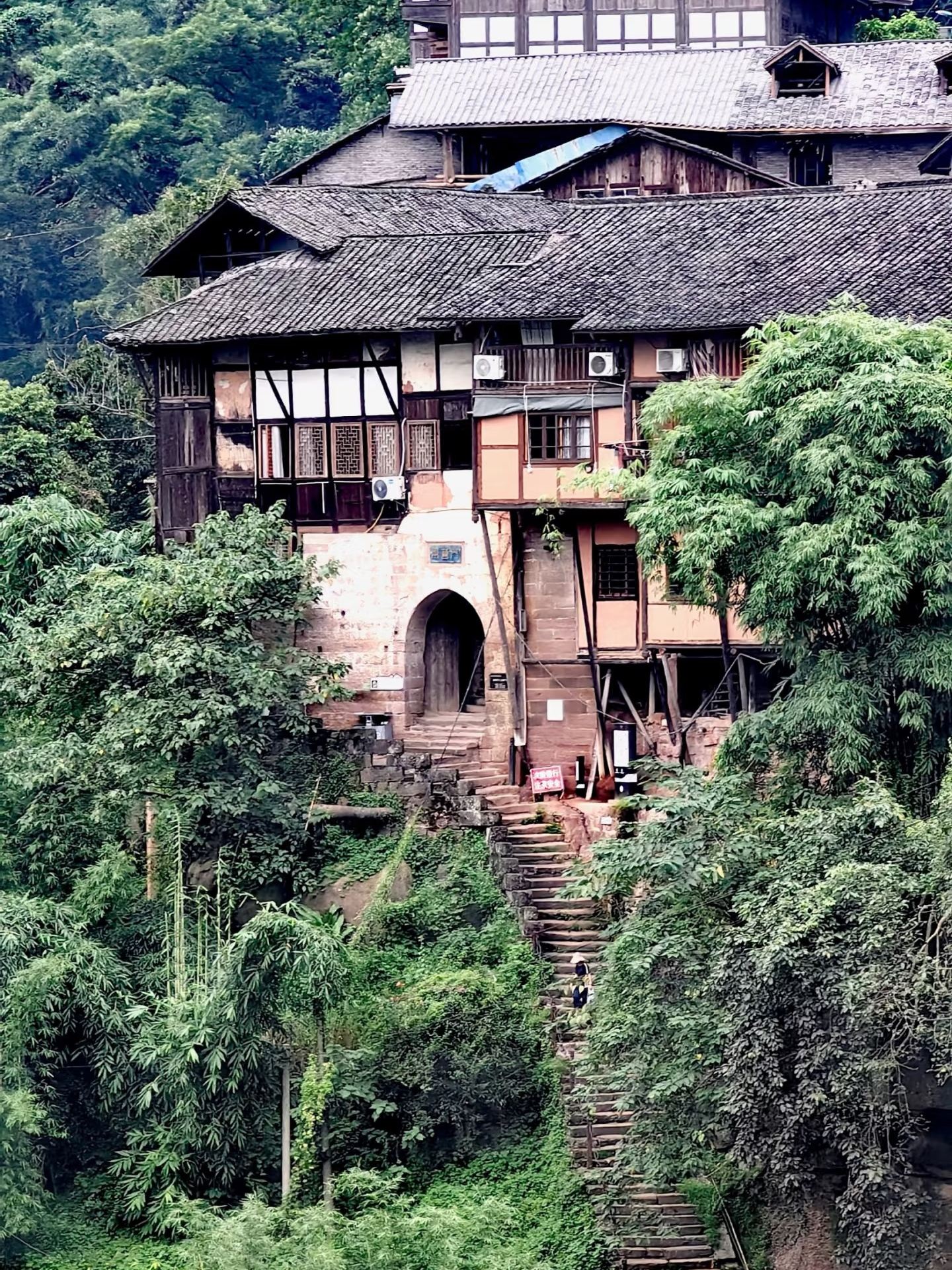 How to Spend a Short Holiday: The Perfect Time for a 2-Day Zunyi Tour