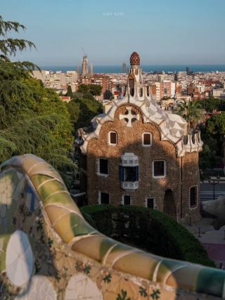 Park Güell – 高第嘅繽紛樂園 。