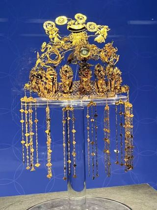 Shanghai free exhibition | Who can own such a beautiful dragon and phoenix crown?