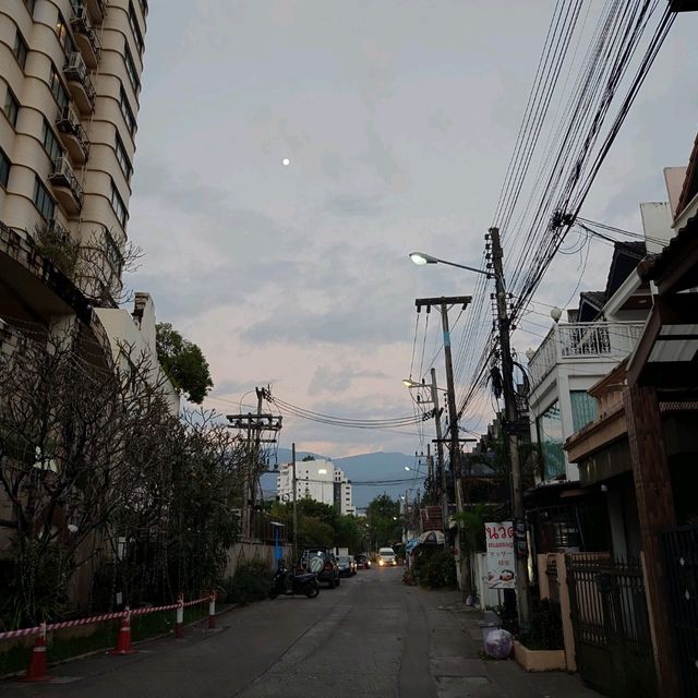 旺中帶寧、熱鬧的酒店
