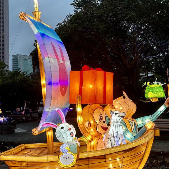 台北市政府前廣場公園的元宵燈會.非看不可