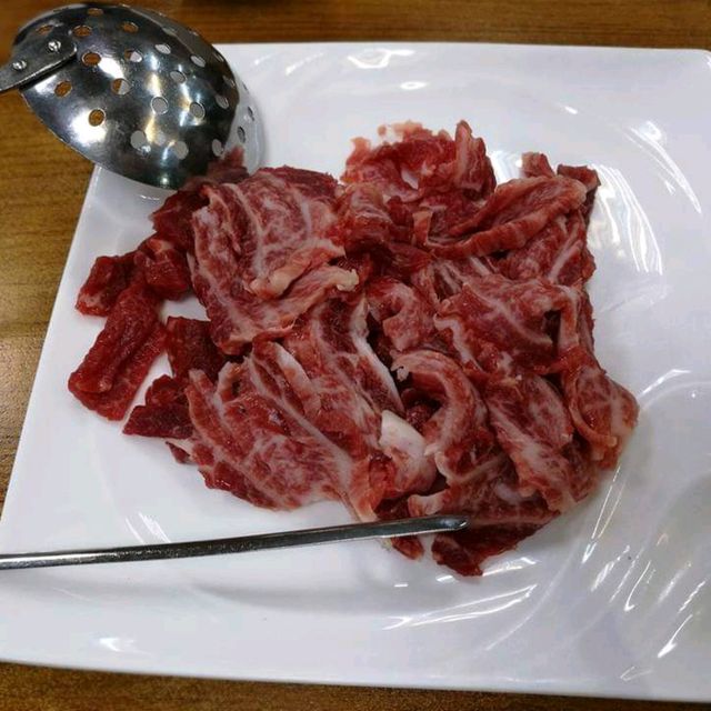 三重美食 ，牛鍋涮牛肉