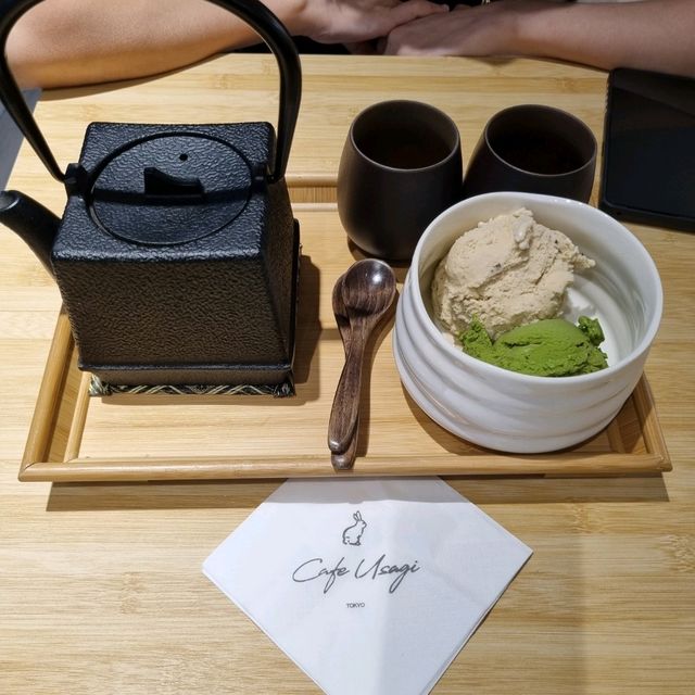Japanese Cafe With Amazing Tea & Ice Cream